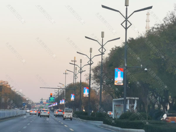 led燈桿屏|智慧燈桿屏|立柱廣告機(jī)|led廣告機(jī)|智慧路燈屏|戶(hù)外LED廣告機(jī)|燈桿屏|智慧燈桿|智慧路燈